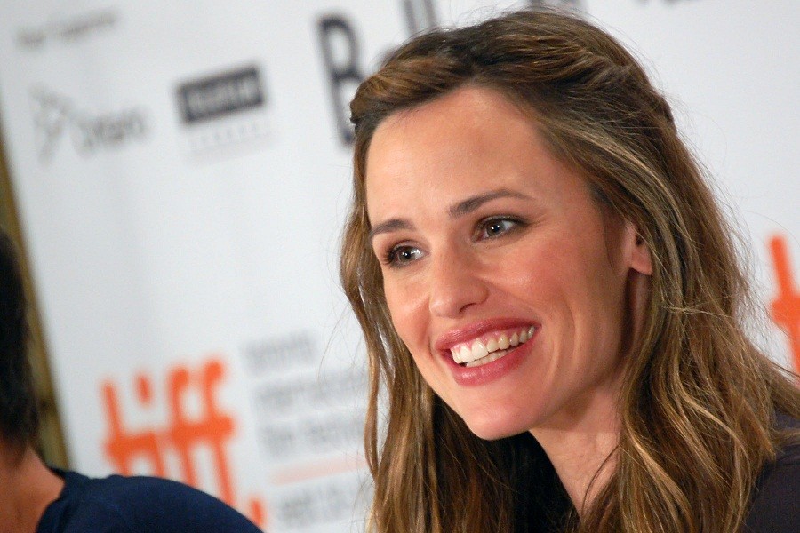 Jennifer Garner is looking pretty good after only given birth two months ago