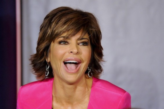 Lisa Rinna Lip Trouble: Had Lips Injected With Silicon Which Got Hard ...